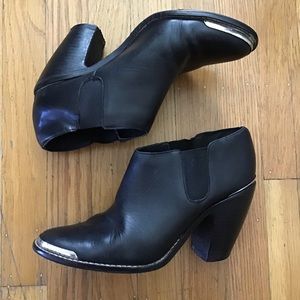 DV Dolce Vita Western LookLeather Booties 7